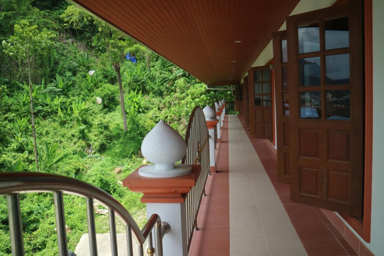 Hotel Grand View Patong Esterno foto